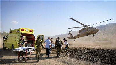 الإسعاف الإسرائيلي يسجل إصابات جراء سقوط صاروخ قرب مطار بن جوريون