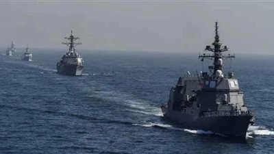 حريق على متن سفينة للبحرية اليابانية