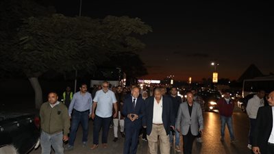 محافظ القاهرة يستعرض خطة الانتشار السريع استعدادا لسقوط الأمطار (صور)