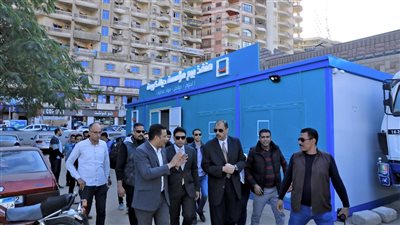 محافظ سوهاج يتفقد تجهيز منفذ حياة كريمة لبيع السلع الغذائية