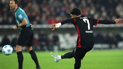 موقف مرموش، تشكيل فرانكفورت المتوقع لمباراة ليون في الدوري الأوروبي