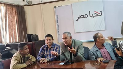 قرارات جريئة لرئيس حي غرب المنصورة في لقاء مع النباشين لدمجمهم بمنظومة النظافة 