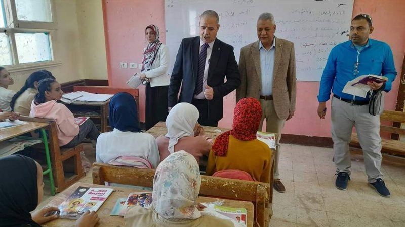 مدير تعليم طهطا ومتابعة