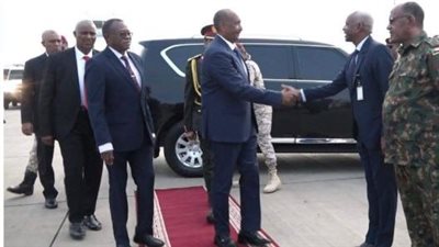 البرهان يتوجه إلى الرياض للمشاركة فى القمة العربية الإسلامية