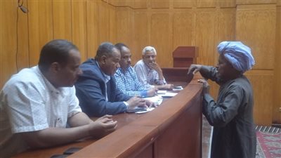  بحث 17 طلبا للمواطنين باليوم المفتوح في إسنا بالأقصر