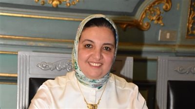 أماني أسامة عميدًا لـصيدلة عين شمس ( بروفايل) 