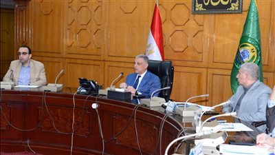 محافظ الإسماعيلية يوجه بتوسيع دائرة ملف التقنين والتعامل بحزم مع التعديات
