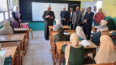 رئيس منطقة سوهاج الأزهرية يفتتح معرض الابتكارات العلمية بطهطا