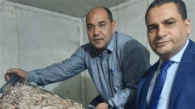 تشميع مصنع بالجيزة يستخدم مخلفات الدواجن في صناعة اللانشون والسجق والبرجر (صور)