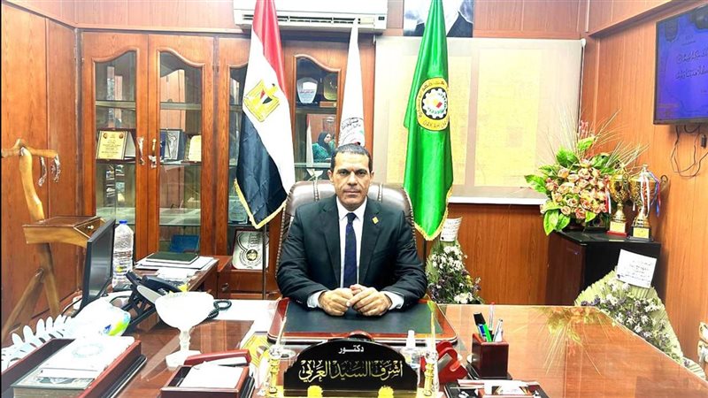 الدكتور اشرف العربي