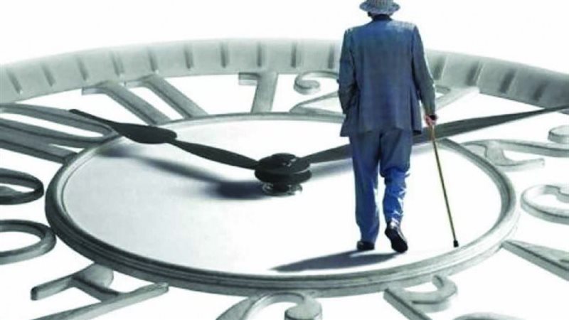 التمديد بعد سن التقاعد،