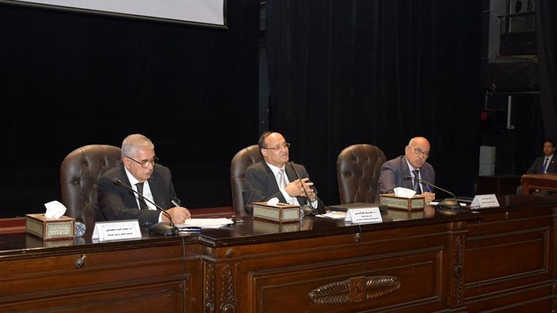 جامعة القاهرة 