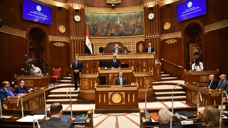 الشيوخ يحيل طلبات