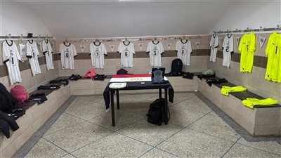 غرفة ملابس منتخب مصر للناشئين قبل مباراة المغرب (صور) 