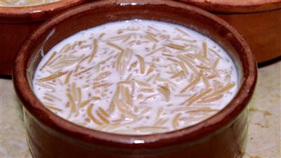 طريقة عمل الشعرية باللبن، حلوى منزلية تمنح الشعور بالدفء في الشتاء