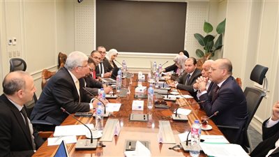 وزيرا التعليم العالي والعمل يعقدان اجتماعًا لبحث تطوير 