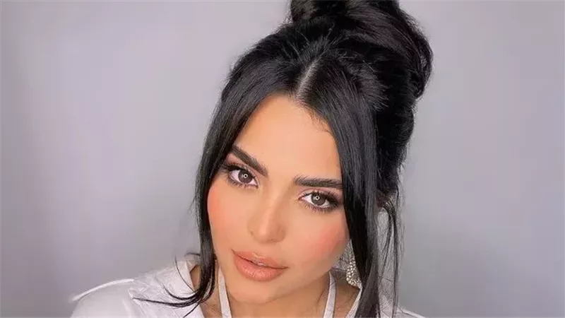 أسماء جلال