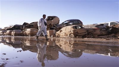 تحذير جديد في مناطق إسبانية من خطورة الأمطار الغزيرة