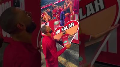 بلدياتك من نجريج، موقف كوميدي لـ محمد صلاح مع مشجع مصري لليفربول (فيديو)