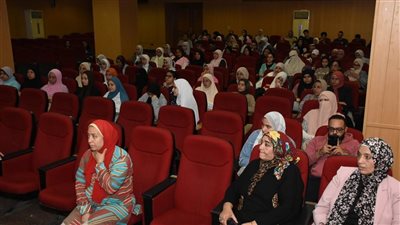 ألسن عين شمس تطلق أولى فعاليات مبادرة التوعية ضد مخاطر العنف الرقمي 