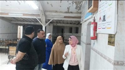 وكيل صحة بني سويف تفاجئ مستشفى الرمد وتحيل المتغيبين للتحقيق