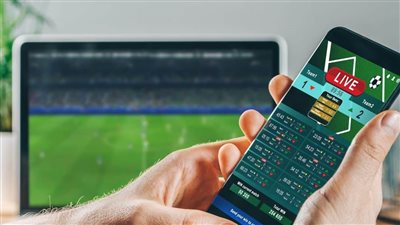 جرائم بـ «ضغطة زر».. تطبيقات المراهنة والقمار الإلكتروني عدو خفي يستهدف أطفال وطلاب المدارس.. والخسارة تحوّلهم لمجرمين