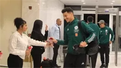 منتخب شباب الجزائر يصل الإسماعيلية للمشاركة في تصفيات شمال إفريقيا