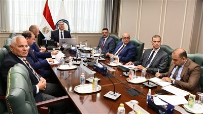 بدوي يبحث مع وفد أتون الكندية جهود التنقيب عن الذهب بالصحراء الشرقية 