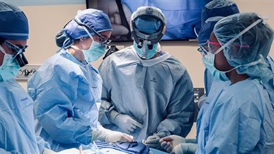  محامي يتهم طبيب تجميل معروف بالتشهير بزوجته في الجيزة