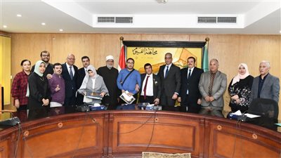 محافظ الفيوم يكرم فريق ذوي الهمم الفائزين في مسابقة قادرون باختلاف
