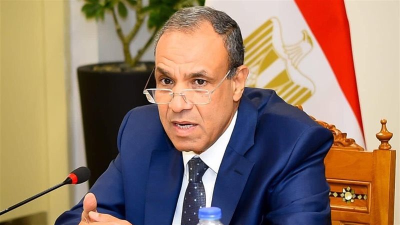 الدكتور بدر عبد العاطى