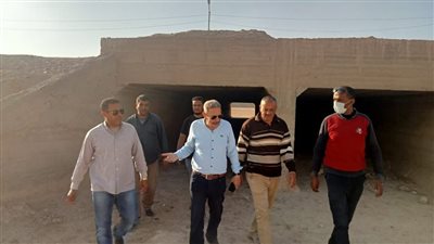 استعدادًا لفصل الشتاء، محافظ المنيا يرفع درجة استعداد مخرات السيول