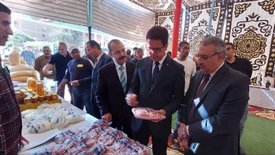 الجيزاوي يفتتح معرض منتجات جامعة بنها