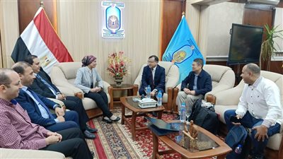 رئيس جامعة الأقصر تستقبل وفد جامعة تشنجتشو الصينية لبحث التعاون المشترك 