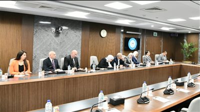 وزير البترول يلتقي عددا من نواب البرلمان