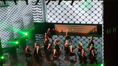 أنا دمي فلسطيني، تفاعل نجوم الفن مع فرقة الدبكة بافتتاح مهرجان القاهرة السينمائى