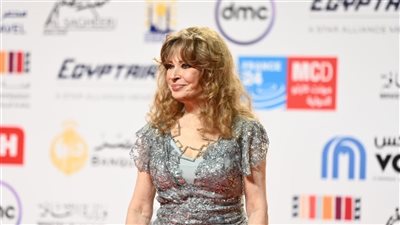 أبرزهم نيللي، ظهور مميز لرموز الفن في افتتاح مهرجان القاهرة السينمائي (فيديو وصور)