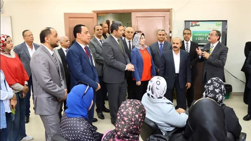 محافظ دمياط يزور