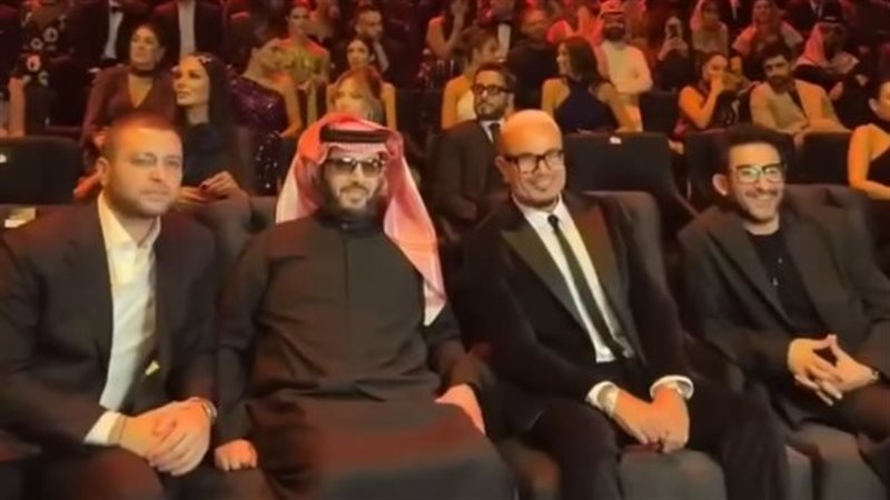 عمرو دياب وأحمد حلمي