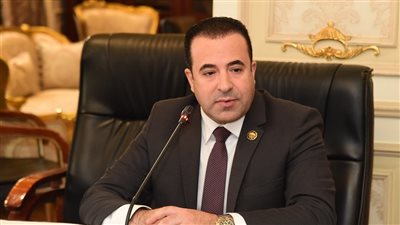 المقصود به هؤلاء، رئيس لجنة الاتصالات بالنواب يحسم جدل وقف الهواتف المحمولة وارد الخارج