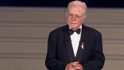 أبرزها رفضه رعاية شركات المقاطعة، 3 قرارات لـ حسين فهمي بمهرجان القاهرة السينمائي دعما لفلسطين