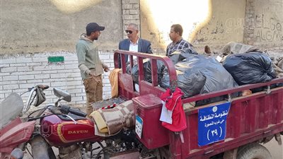دمج النباشين في منظومة النظافة في المنصورة (صور)