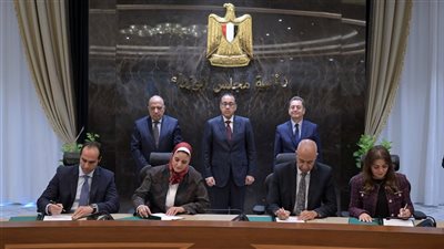 رئيس الوزراء يشهد توقيع مذكرتي تفاهم لإنتاج الكهرباء من الطاقات المتجددة 