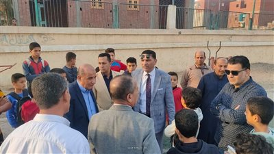 وكيل الرياضة بالشرقية يتفقد مركز شباب كفر عياد ويبحث سبل تطويره 