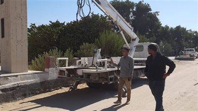 رئيس مدينة ساقلتة يتابع رفع كفاءة منظومة الإنارة العامة وتشغيل محولات الكهرباء