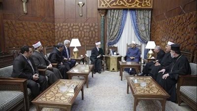 سفراء العراق والأردن وفلسطين ومفتي القدس يعزون شيخ الأزهر في وفاة شقيقته 