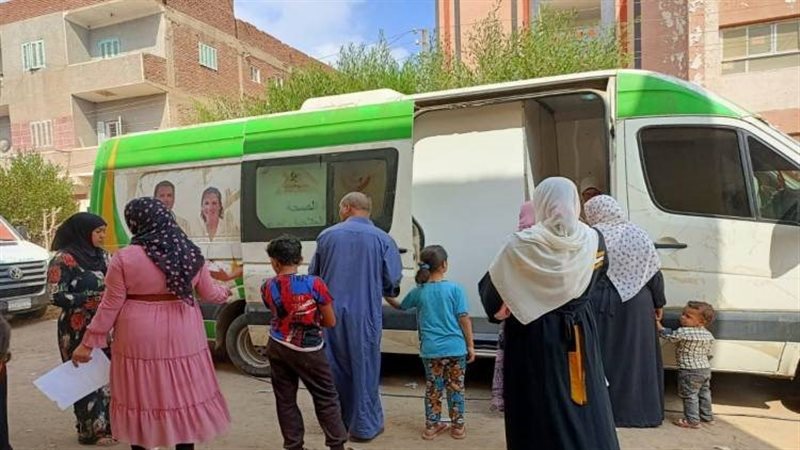 إطلاق قافلتين طبيتين،