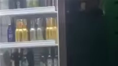 غلق مقهى يبيع الخمور بشكل غير قانوني بحي المنيرة