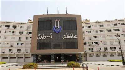 محافظ أسوان يعتمد حركة تغييرات لـ 27 قيادة محلية