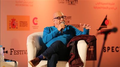 خيري بشارة: عائلتي كانت ثرية، وتضامنت مع فلاح ضربه والدي